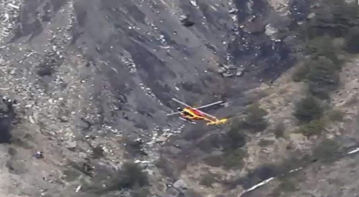 VIDEO / Te vor trece fiorii! Primele imagini cu avionul prăbuşit în Franţa