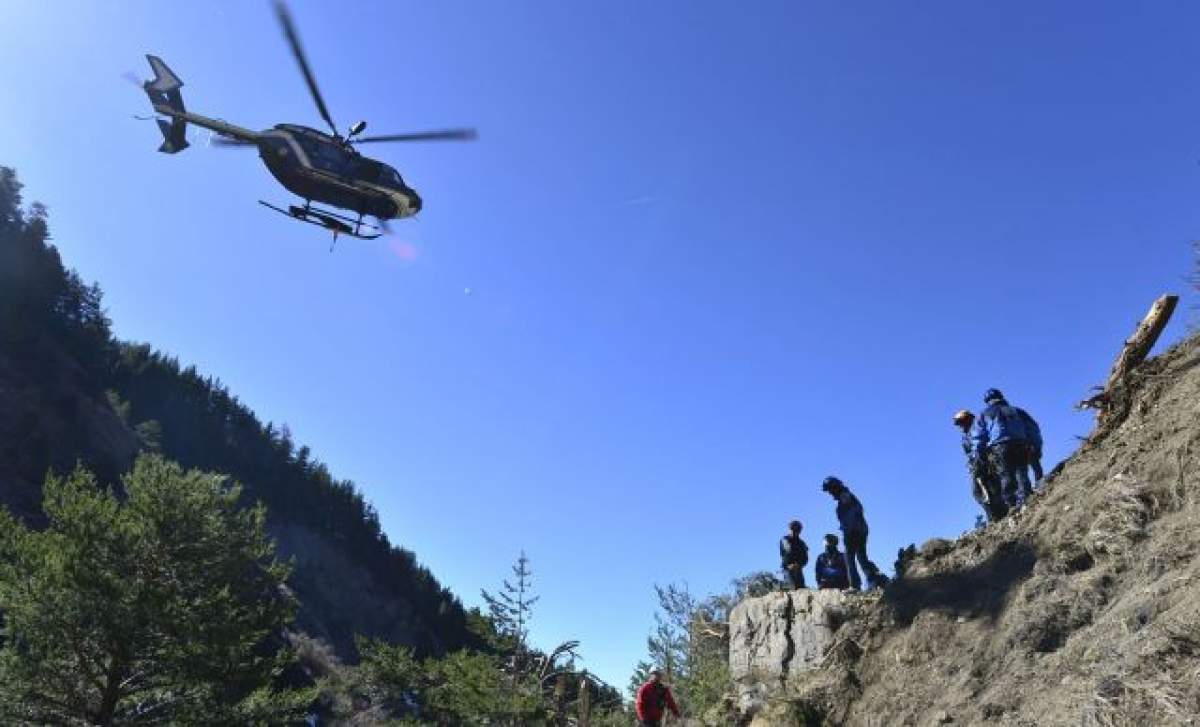 Tragedia aviatică din Franţa. Au fost identificate probe ADN de la jumătate dintre victime!