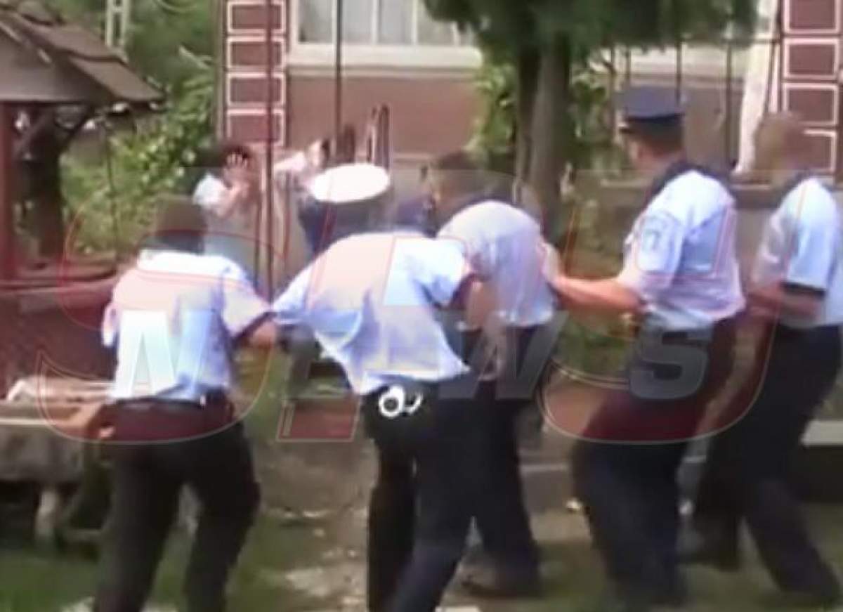 VIDEO Aceasta este o intervenţie a Poliţiei care a împărţit ţara în două!