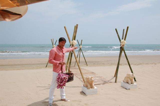 FOTO / Cu cine a dat nas în nas Radu Vâlcan în Thailanda!