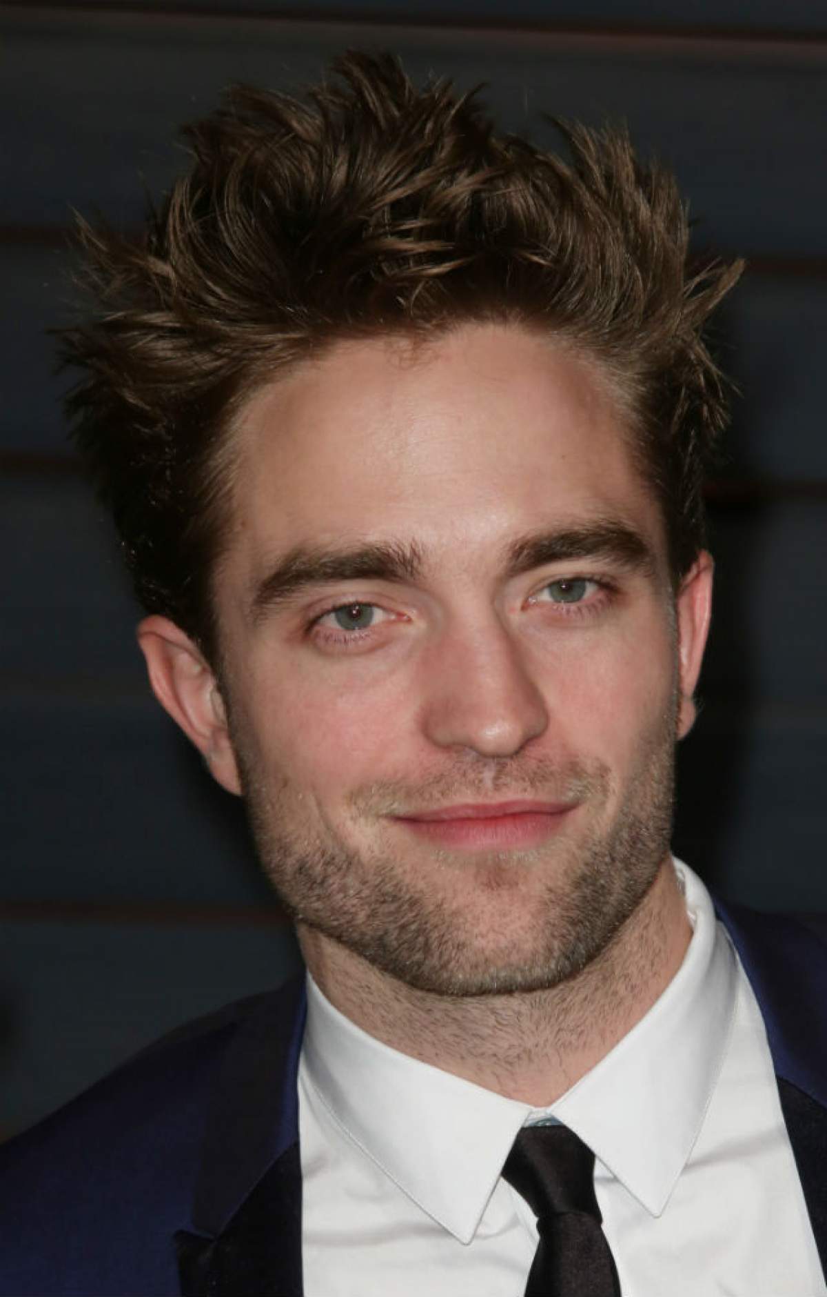 Nu mai suspinaţi, Robert Pattinson e luat! Bat clopote de nuntă?