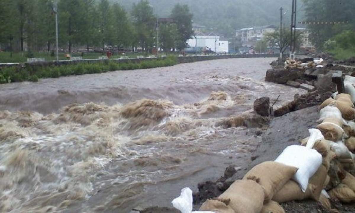 România, sub ape! COD GALBEN de inundaţii!