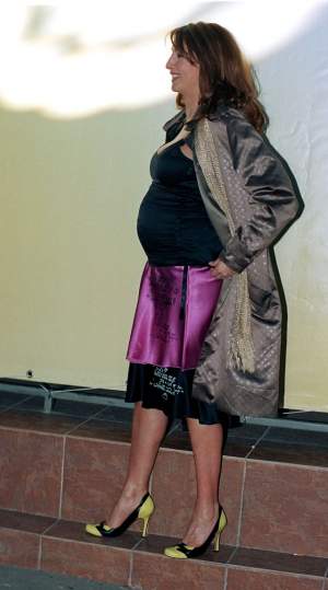 FOTO / Imagini de mult uitate! În ce fel arăta Mihaela Rădulescu când era gravidă!