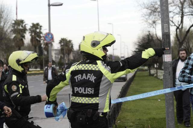 FOTO/ A avut loc un nou atac! Schimb de focuri la sediul poliţiei