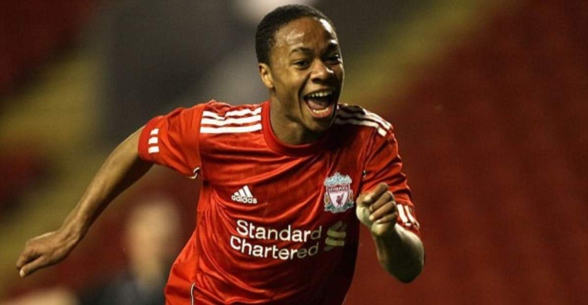 Atacantul FC Liverpool, Raheem Sterling, surprins în timp ce inhala protoxid de azot