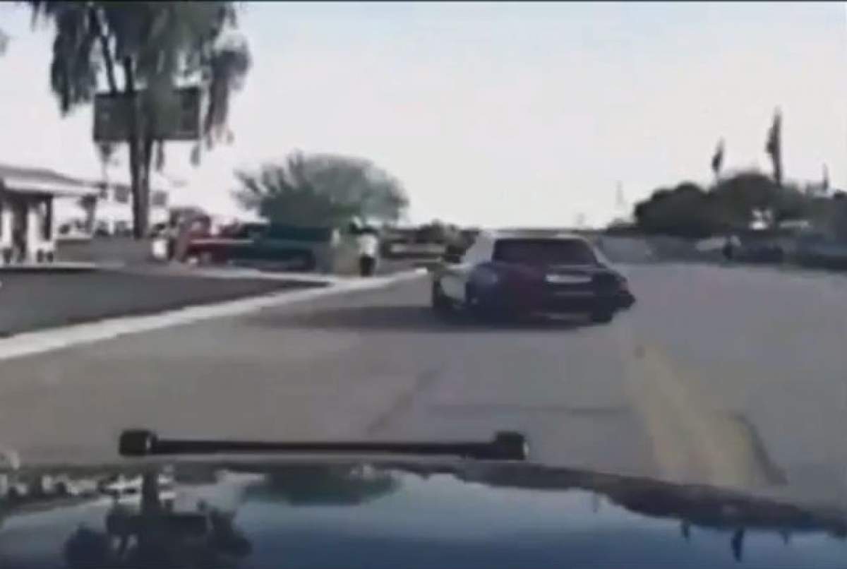 VIDEO / Scene îngrozitoare! Un poliţist din America a dat cu maşina intenţionat peste un suspect