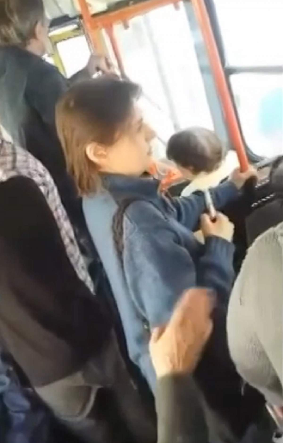 Reacţia RATB după ce o femeie a fost agresată în troleibuz