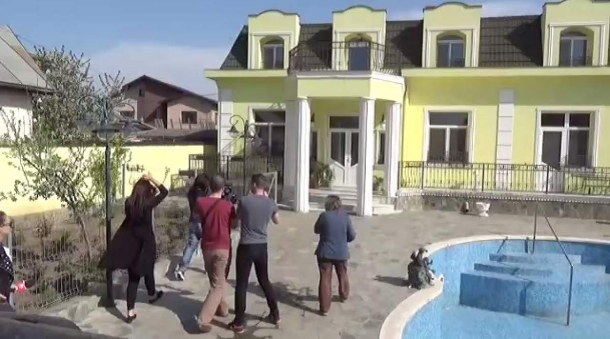 VIDEO / Oana Zăvoranu, în casa Marioarei, la câteva ore de la moartea mamei sale: "Am venit să văd dacă s-a furat ceva"