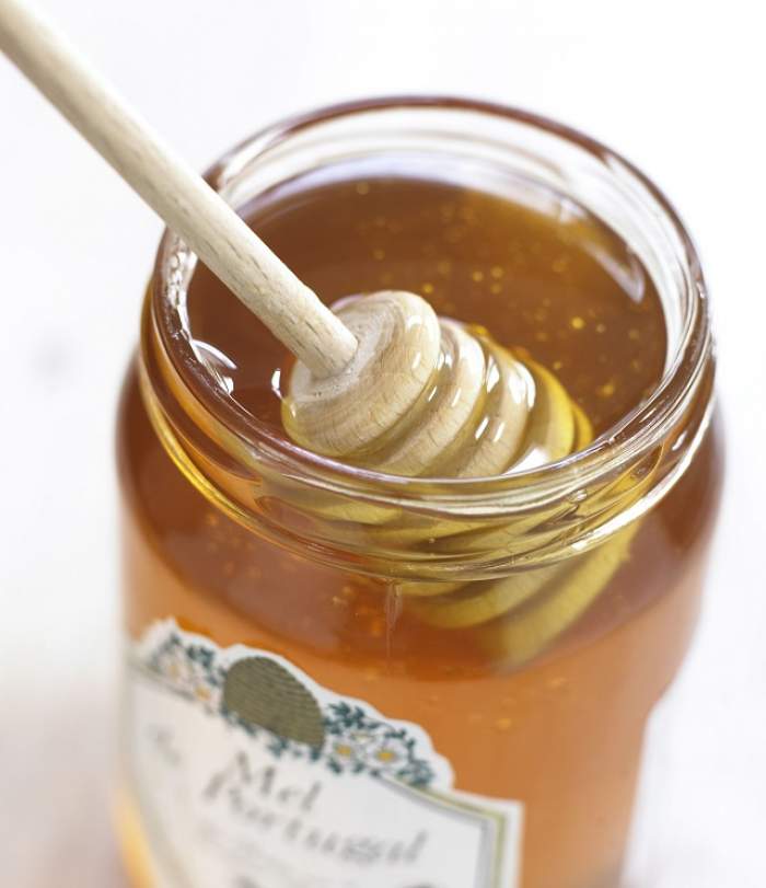 Ce se întâmplă cu organismul tău dacă mănânci miere pe stomacul gol?