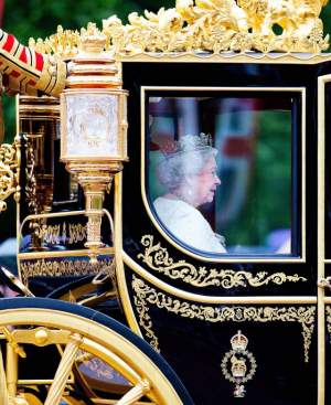 Regina Elisabeta a II-a a Marii Britanii împlineşte 89 de ani! Cele mai frumoase imagini cu suverana!