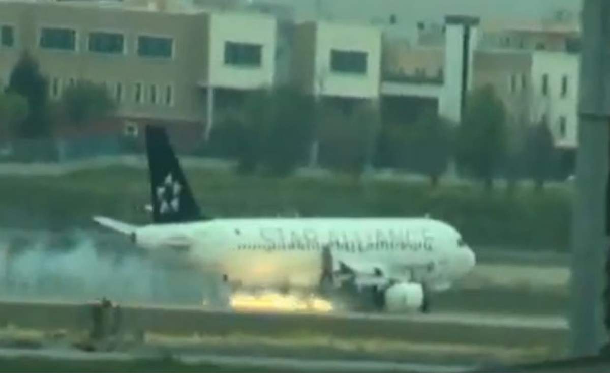 VIDEO / Aterizare de urgență la Istanbul, după ce unul dintre motoarele unui Airbus A320 a luat foc
