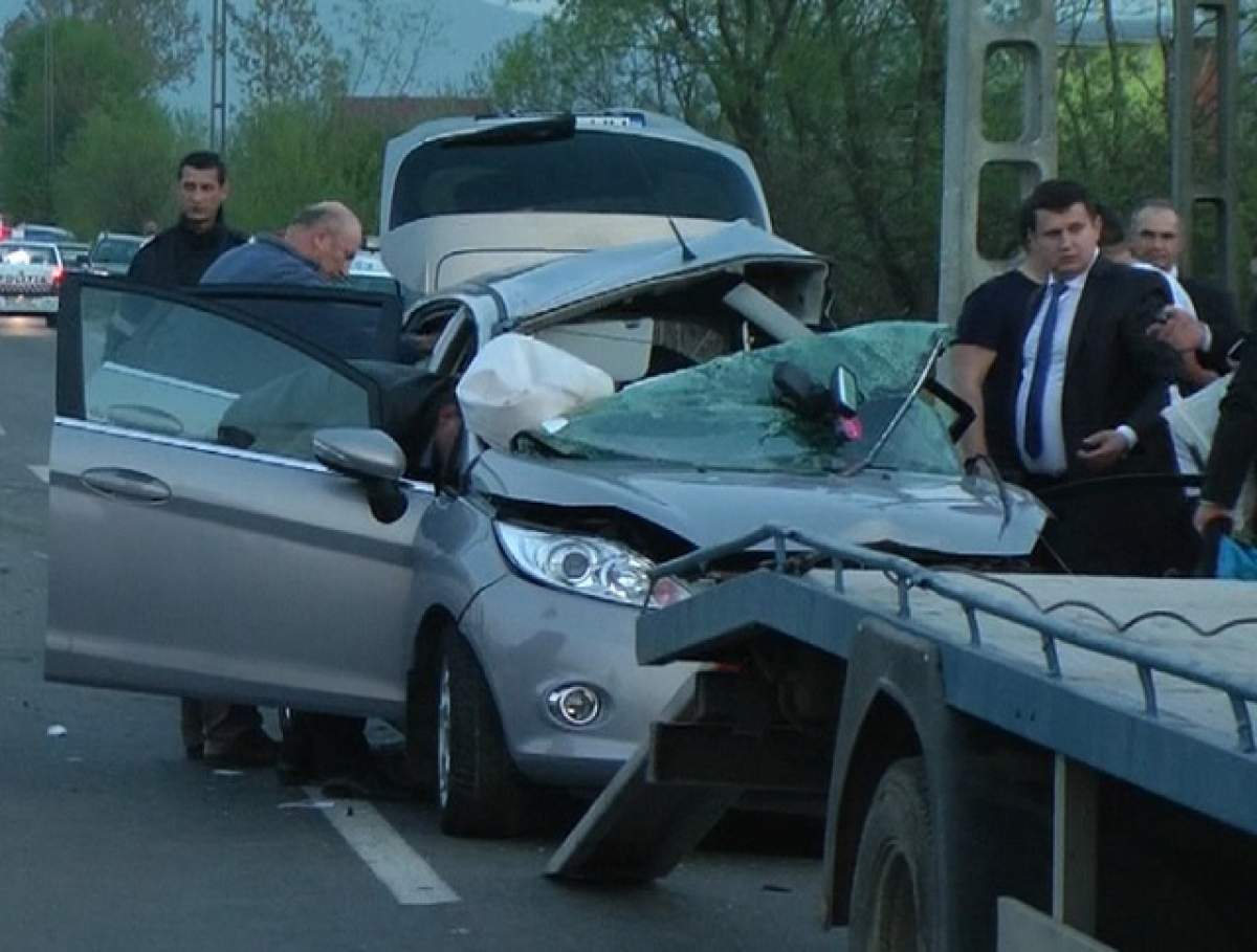 Imagini terifiante! Cum arată maşina creatoarei care şi-a pierdut viaţa într-un accident