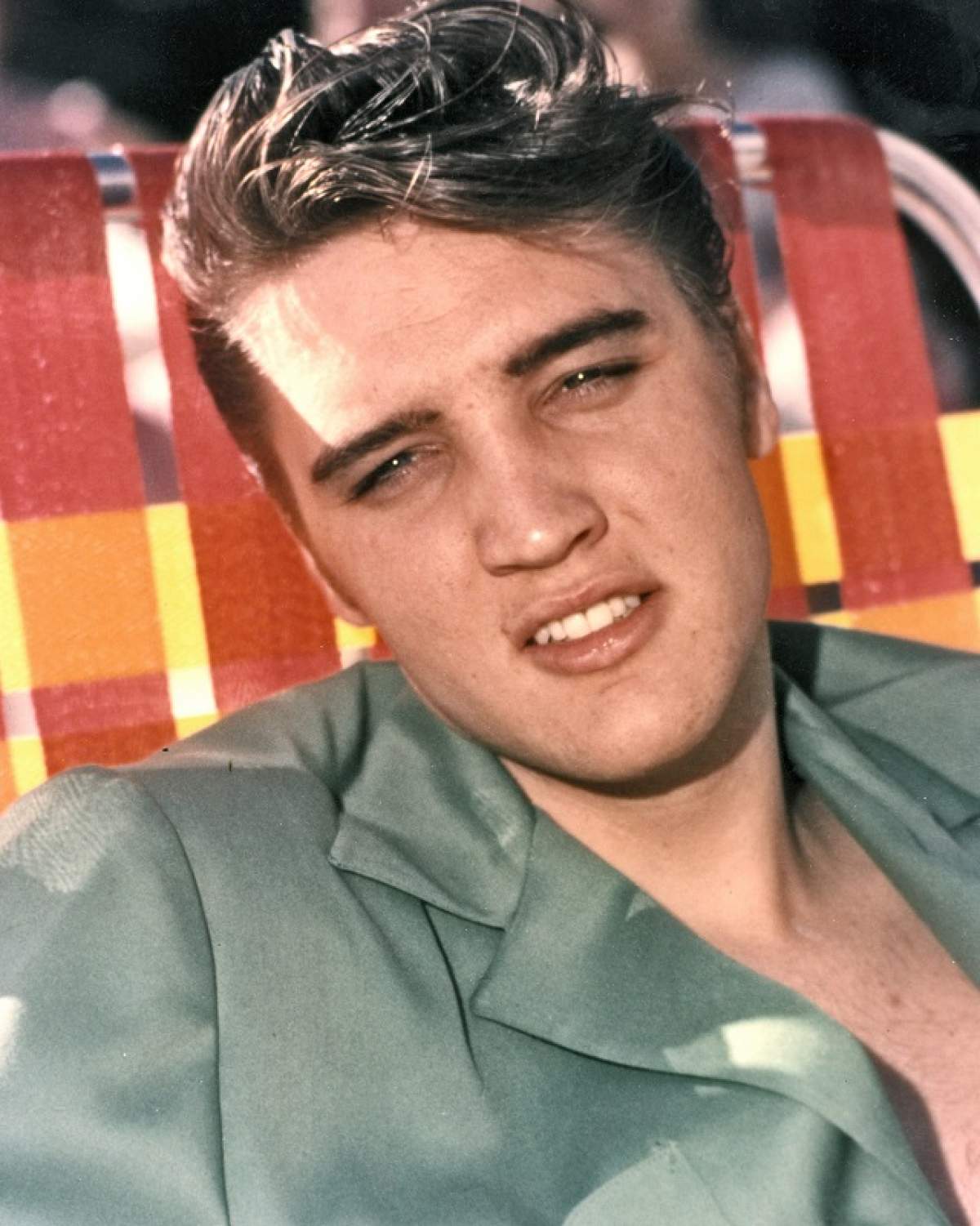 Nepotul lui Elvis Presley şi-a făcut apariţia pe covorul roşu. Cât de bine seamănă cu Regele Rock' n' Roll-ului!