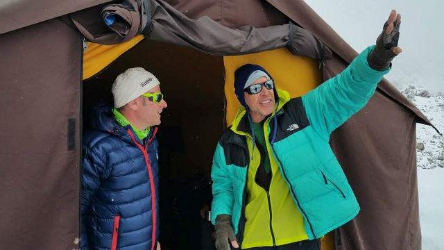Ultimele veşti despre cei patru alpinişti români de TOP de pe Everest