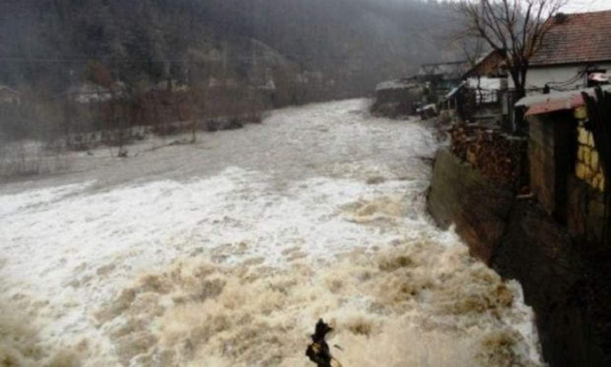 COD GALBEN de inundaţii în şase judeţe! Vezi până când este valabil