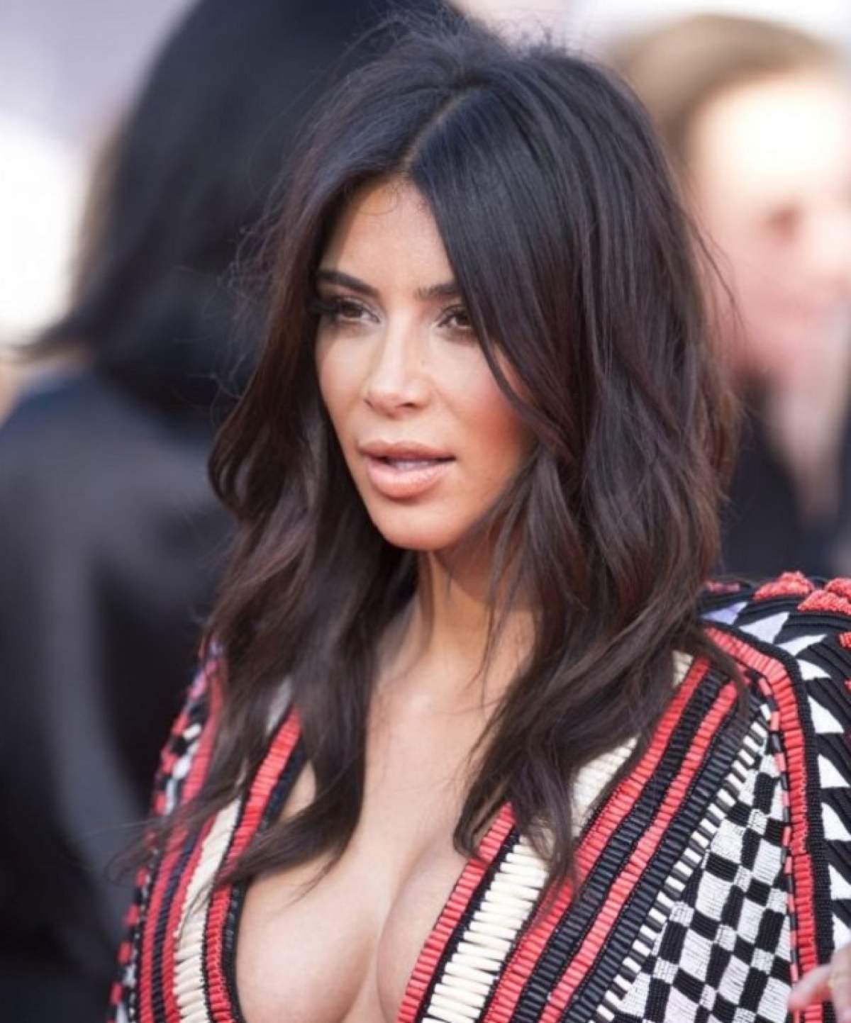 Kim Kardashian şi-a făcut un selfie de excepţie cu o cunoscută româncă! Despre cine este vorba?