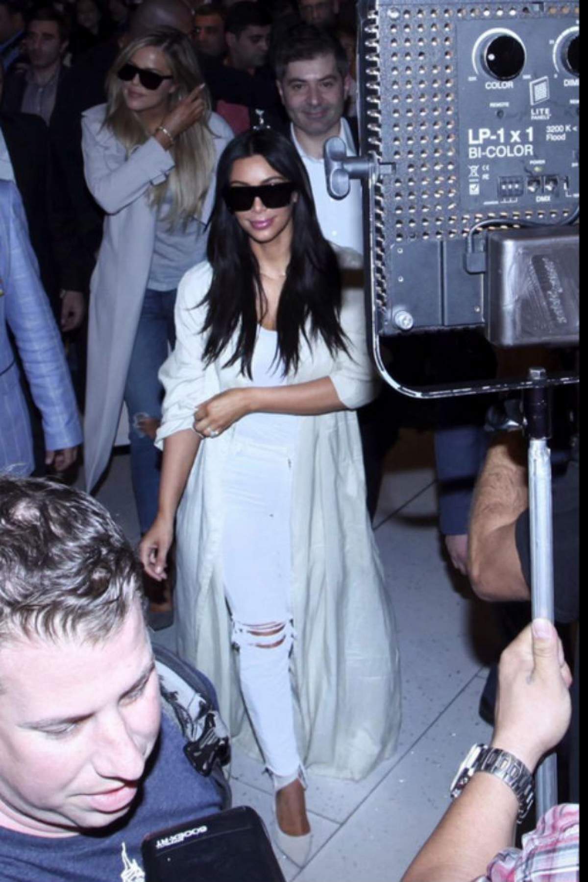 FOTO / Kim Kardashian a pus piciorul pentru prima dată pe pământ armean! Motivul incredibil pentru care diva a venit în Erevan