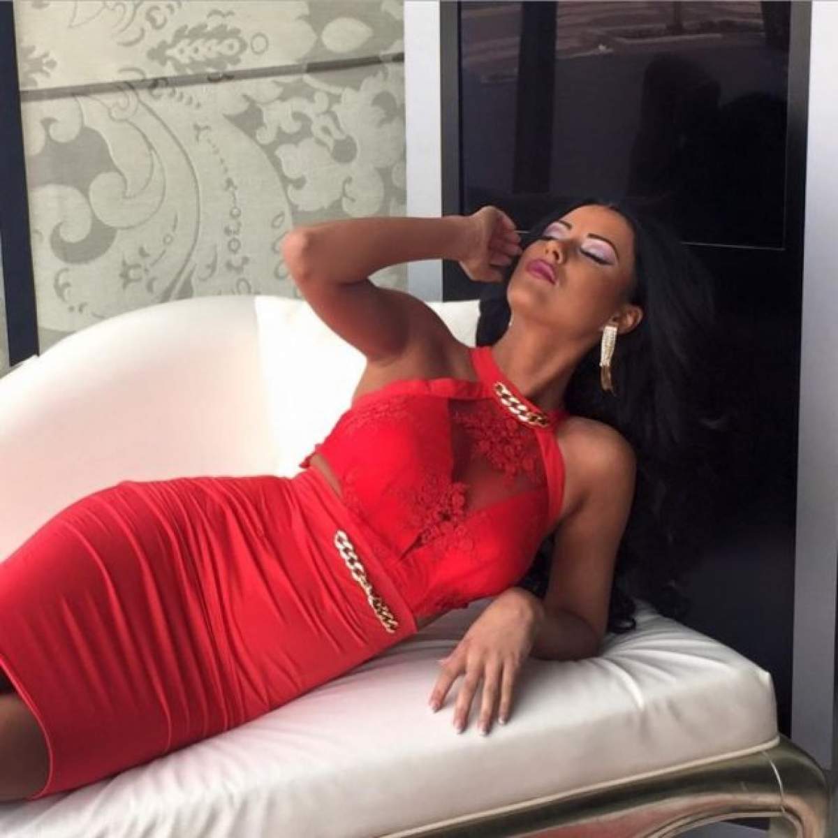 La soare te poţi uita, dar la dânsa ba! Daniela Crudu a renunţat la lenjeria intimă
