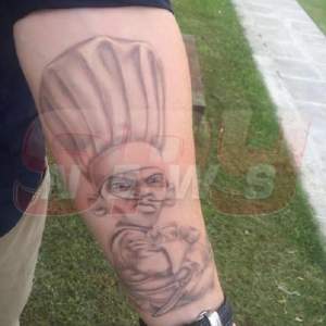 Michael Pascale, câştigătorul sezonului 2 "Hell's Kitchen", şi-a făcut un tatuaj inedit pe braţ