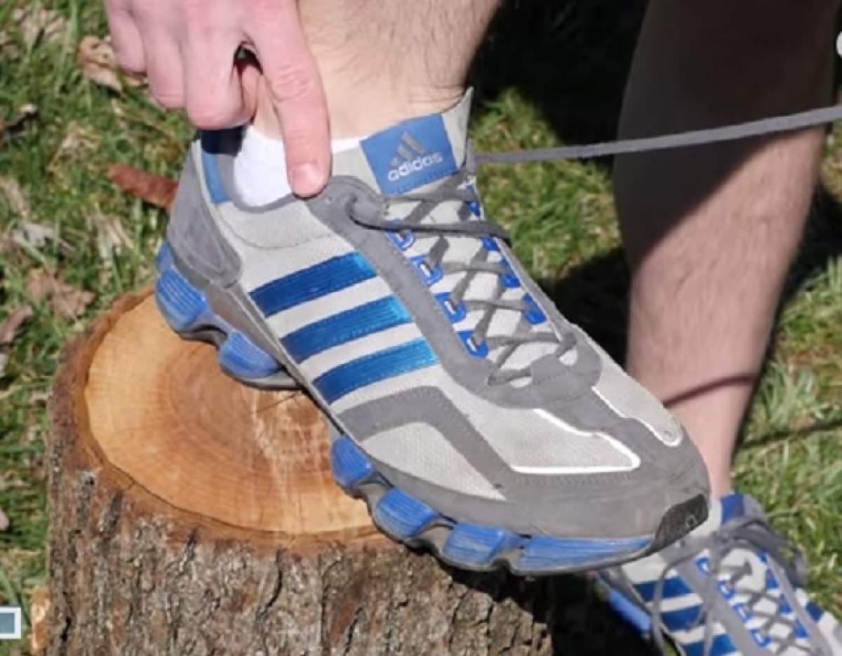 VIDEO / Totul are sens acum! La ce foloseşte ultima gaură de şireturi din partea de sus a pantofilor sport?