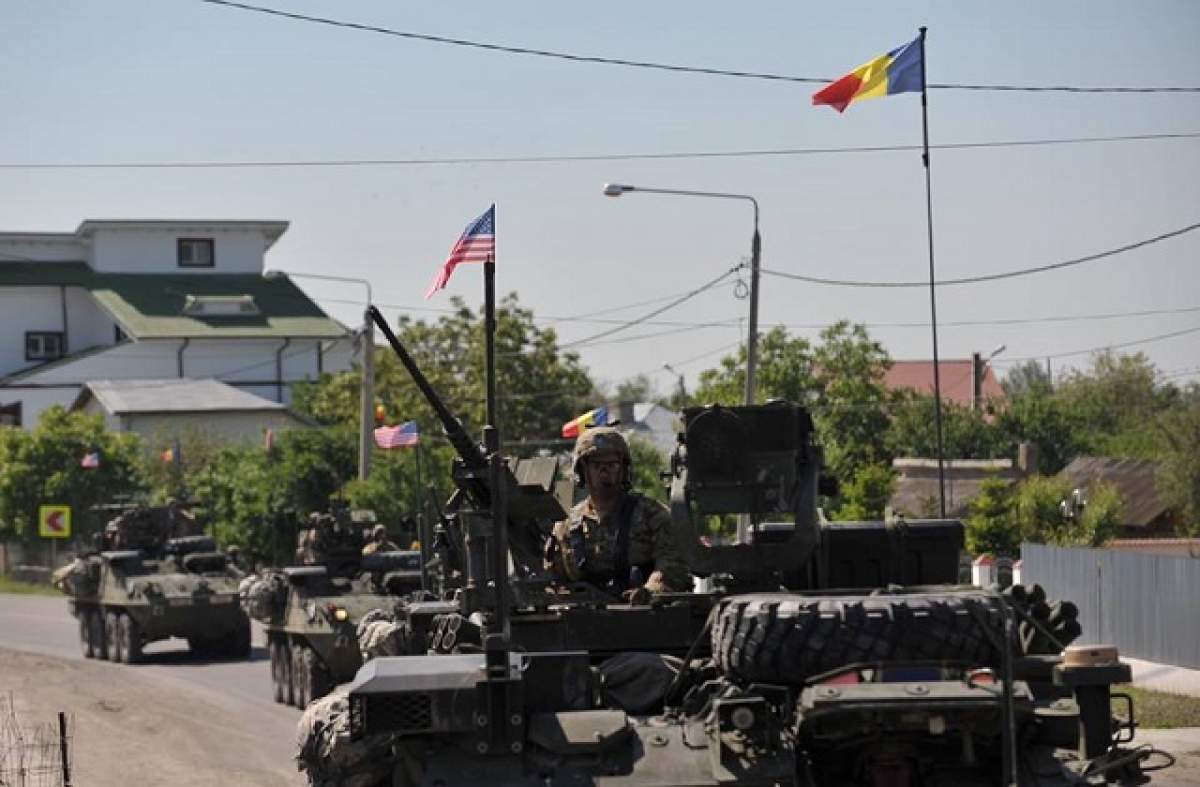 Imagini emoţionante cu militarii americani, pe drumurile din România! Cum i-au întâmpinat bătrânii pe soldaţi!