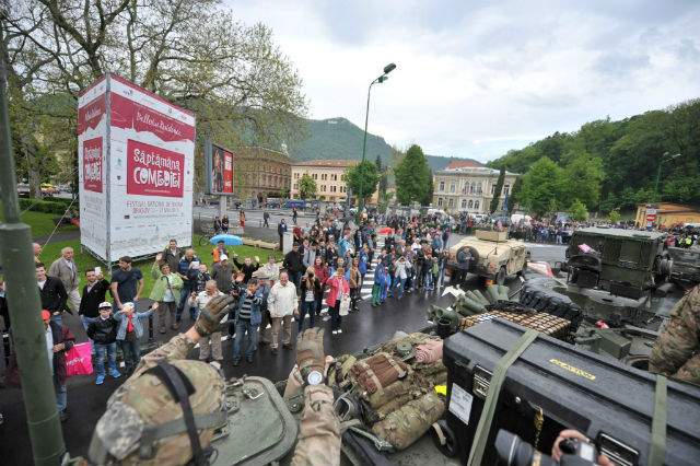 GALERIE FOTO/ Spectacol de zile mari - 400 de militari americani, cu tancuri de la Constanţa la Braşov