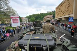 GALERIE FOTO/ Spectacol de zile mari - 400 de militari americani, cu tancuri de la Constanţa la Braşov
