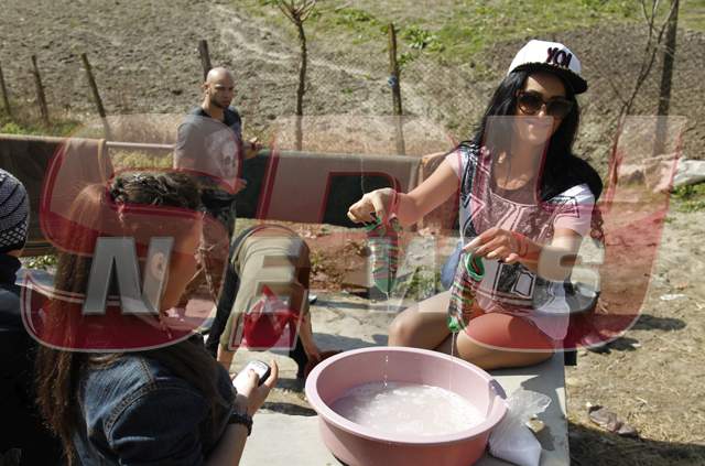 Margherita de la Clejani, pentru prima oară în emisiunea lui Nea Mărin! Viaţa la ţară i-a pregătit multe surprize brunetei