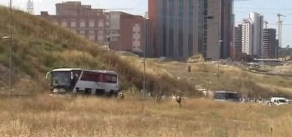 Clipe de panică pentru mai mulţi români! O bombă a fost găsită în autocarul cu care se deplasau