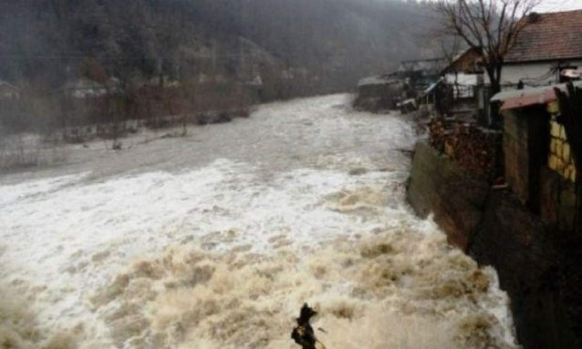 INUNDAŢII în ŢARĂ! Avertizare de ULTIMĂ ORĂ lansată de hidrologi!