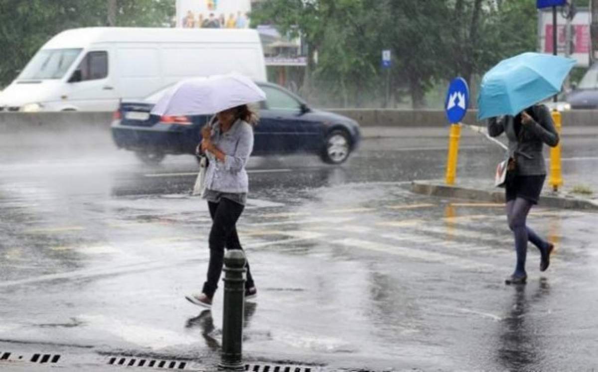 Alerta meteo a fost prelungită! Vor fi ploi torenţiale, vijelii şi căderi de grindină