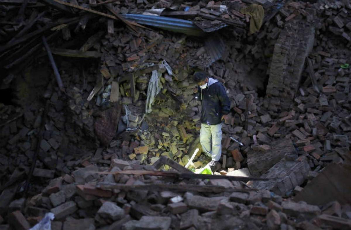 Minunile continuă în Nepal! La opt zile de la seismul puternic, au fost găsite în viaţă trei persoane