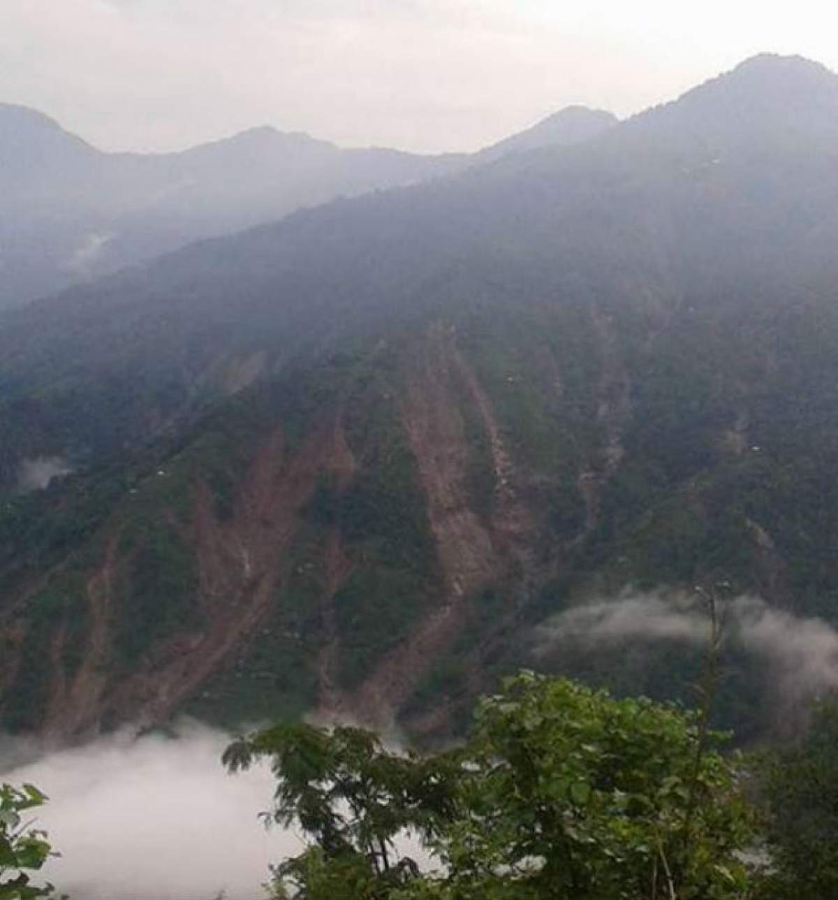 Cel puţin 21 de morţi în urma unei alunecări de teren produse în Nepal