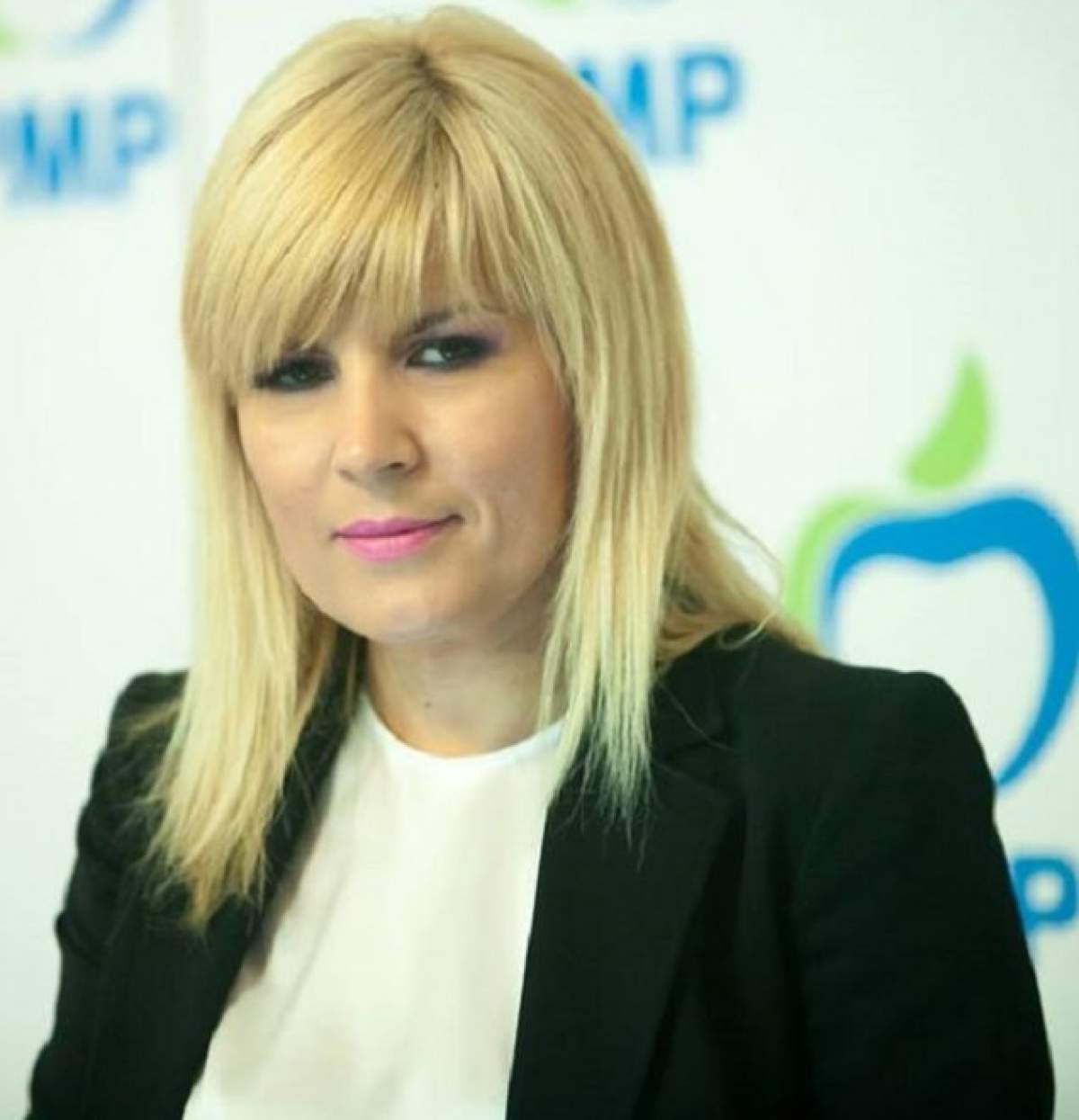 Elena Udrea, în faţa secţiei de Poliţie: "Este greu să ţii dietă la puşcărie"
