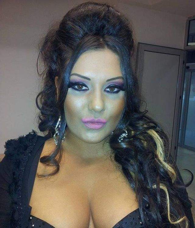Uite cum arată Bianca Rus în costum de baie. A slăbit sau s-a îngrăşat? Vouă cum vi se pare?