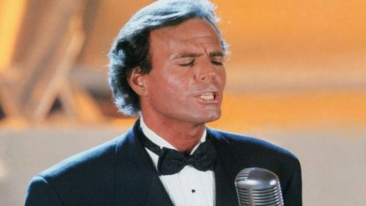 Julio Iglesias a suferit o intervenţie chirurgicală la spate. Concertul de la Bucureşti, reprogramat