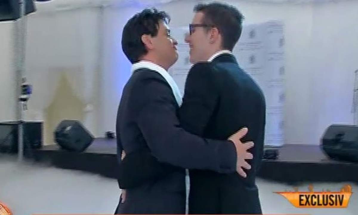 VIDEO / Nuntă spectaculoasă la TV. Cristi din Banat şi iubitul lui, Rafaelo, s-au căsătorit. Imagini de la petrecerea gay