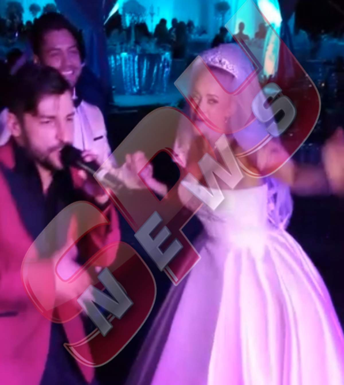 VIDEO EXCLUSIV!!! Anda Adam a dat startul petrecerii dansând la brațul soțului ei! Vezi DANSUL MIRESEI