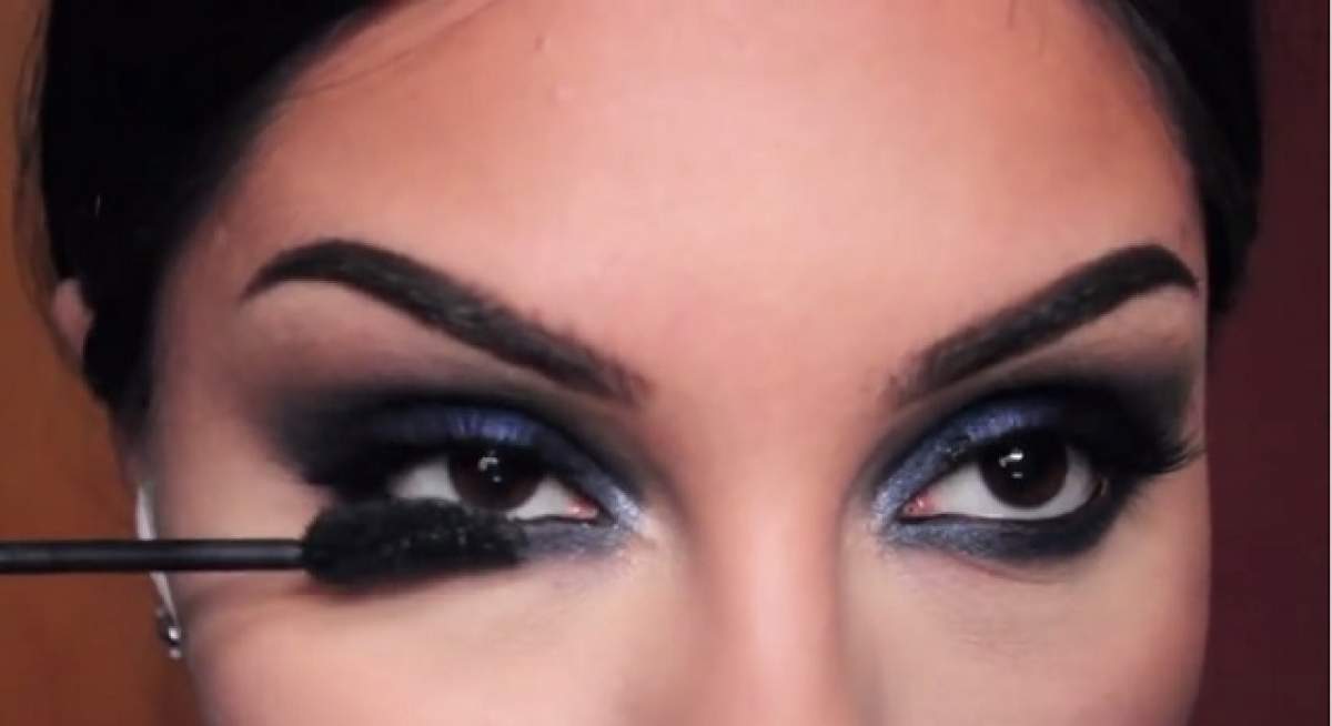 Cum să faci cel mai original "smokey eyes" în nuanţe de albastru? Îl vei da pe spate pe iubitul tău