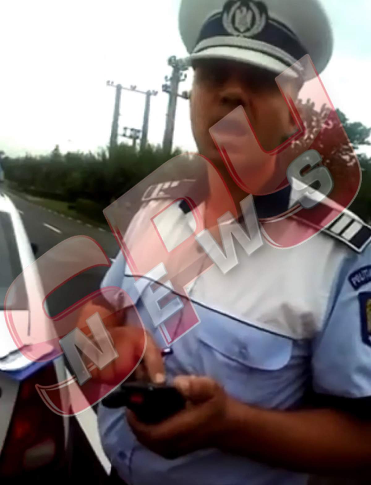 VIDEO / Reacţia scandaloasă a unui poliţist acuzat de abuz! "Bă, îţi sparg..."