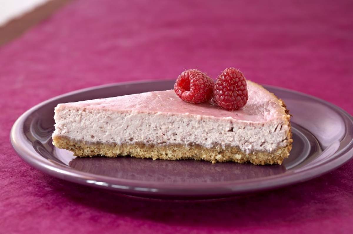 REŢETA ZILEI: MARŢI - Cheesecake cu blat crocant, fără coacere