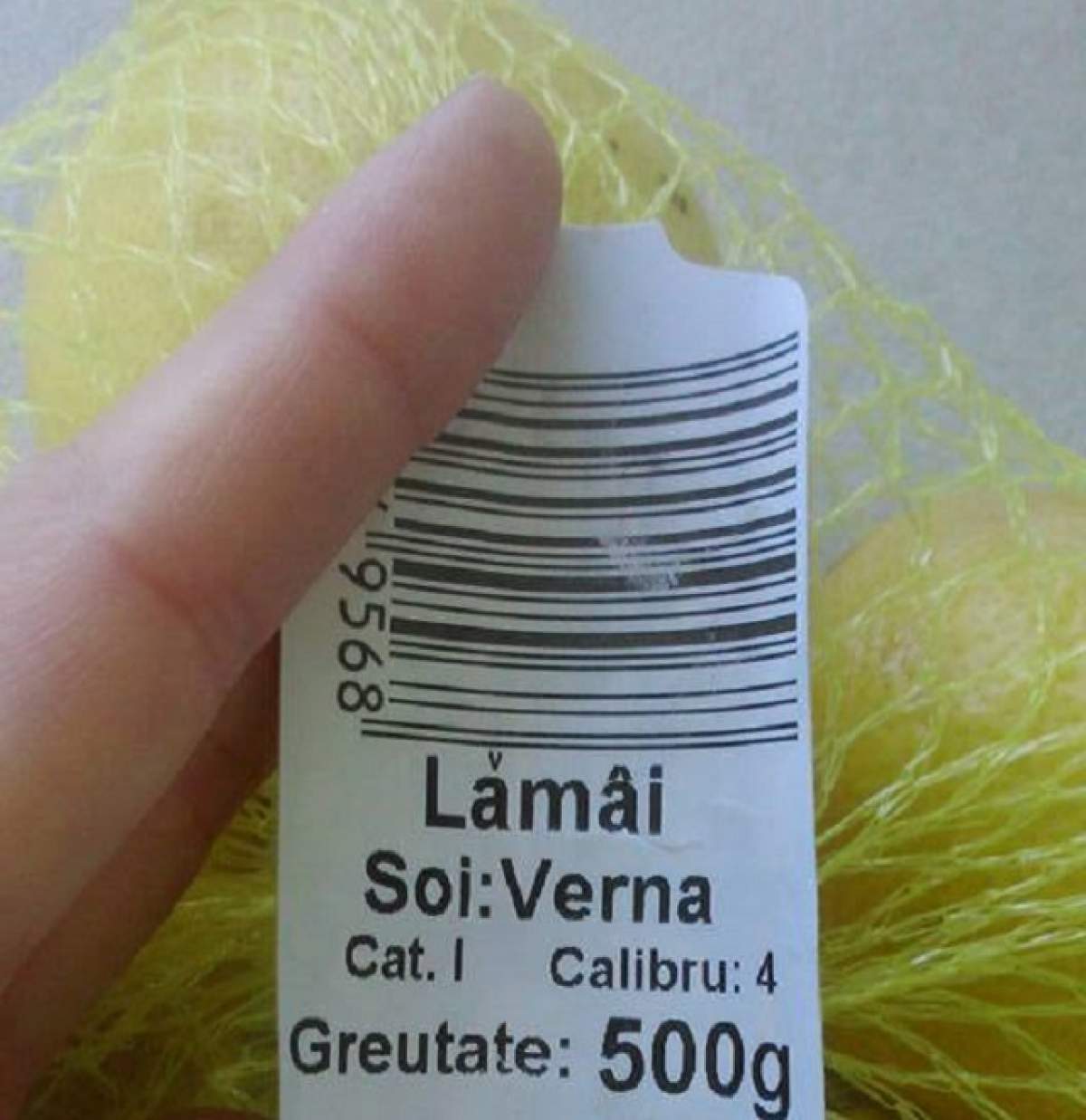 Şocant! Ce a descoperit o mamă pe eticheta unor lămâi din supermarket?