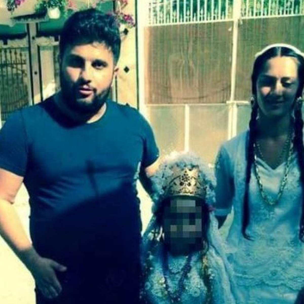 FOTO&VIDEO / GROTESC! O familie de romi şi-a măritat fiica la 4 ani! Imagini ŞOC de la nuntă