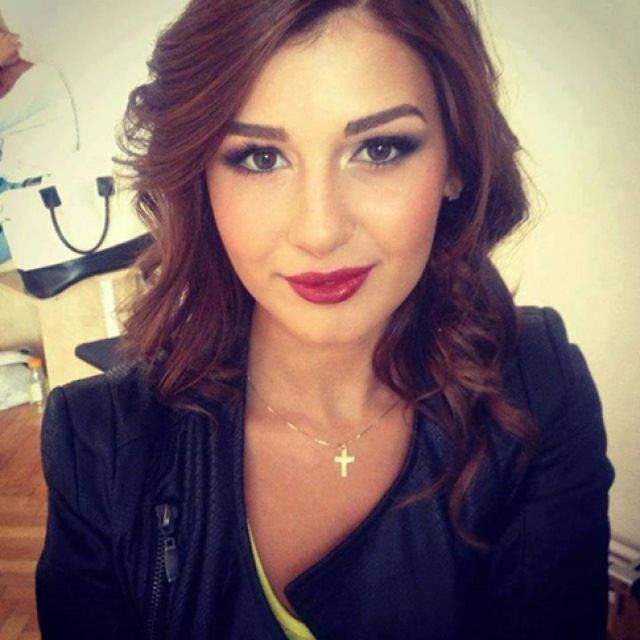 Alina Eremia şi-a pus acid hialuronic în buze? Schimbare radicală de look