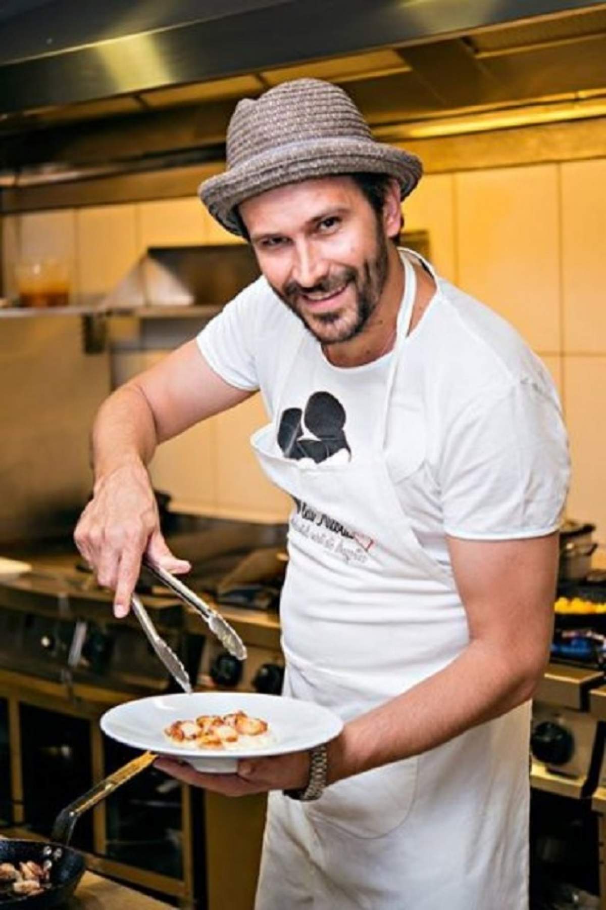 Chef Nicolai Tand a fost prins de paparazzi cu cea mai importantă femeie din viaţa lui! Se vede clar din imagini  cine este chef în casa lui