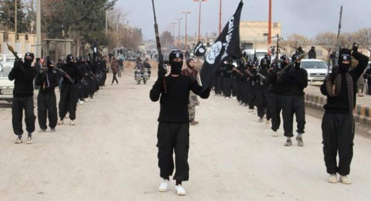 Grupul terorist ISIS  foloseşte "păsări sinucigaşe" pentru atentate? Imagini care te vor şoca