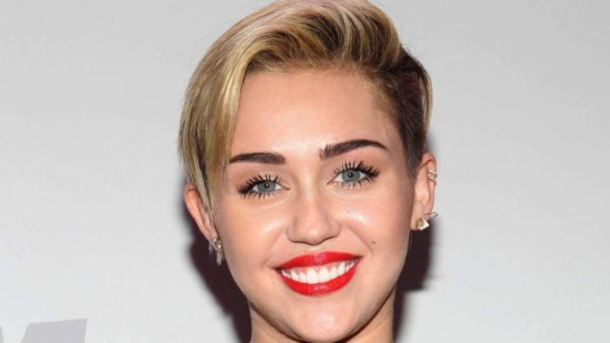 FOTO / Miley Cyrus le-a arătat fanilor cum se pregătește pentru concert!