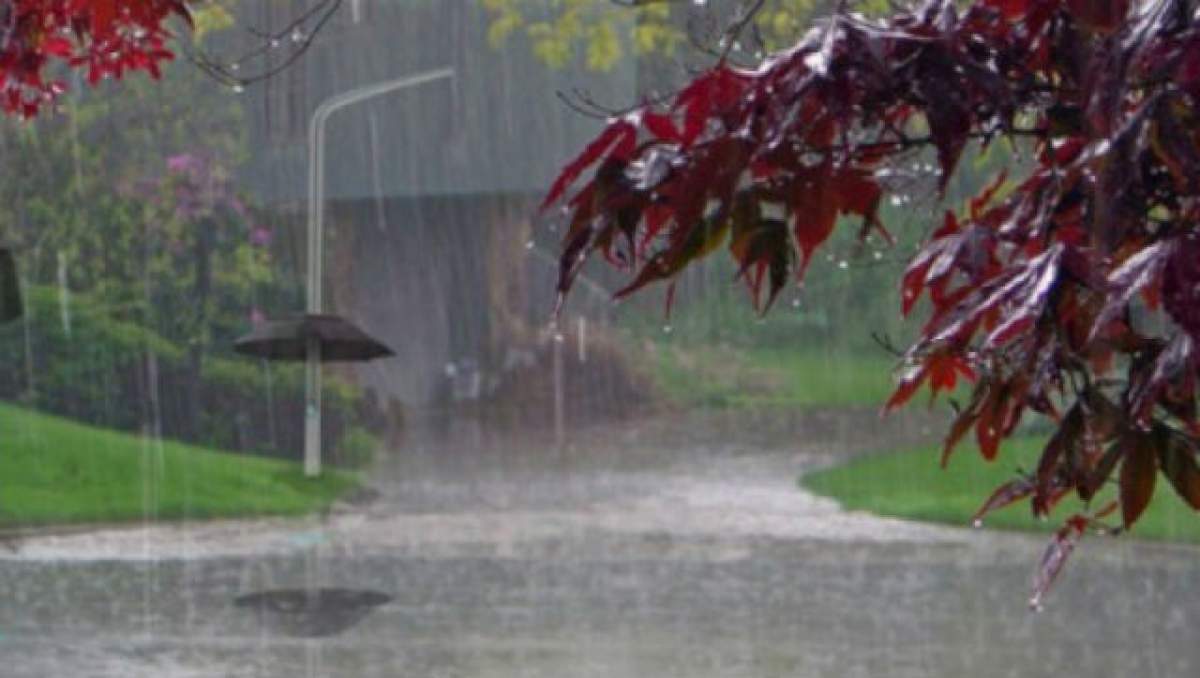Administraţia Naţională de Meteorologie a emis cod galben de ploi însoţite de descărcări electrice! Vezi zonele vizate