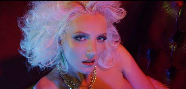 VIDEO INCENDIAR / Anca Pop, goală în cel mai provocator videoclip al anului