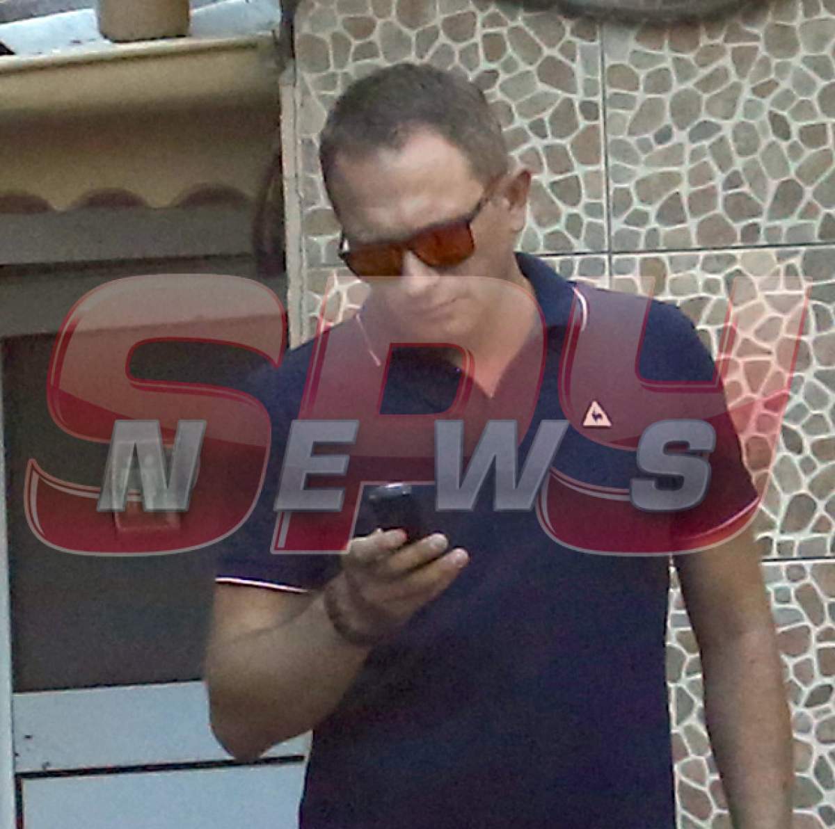 Soţul Cristinei Spătar profită de libertate aşa cum ştie el mai bine! Imagini exclusive surprinse de paparazzii Spynews.ro